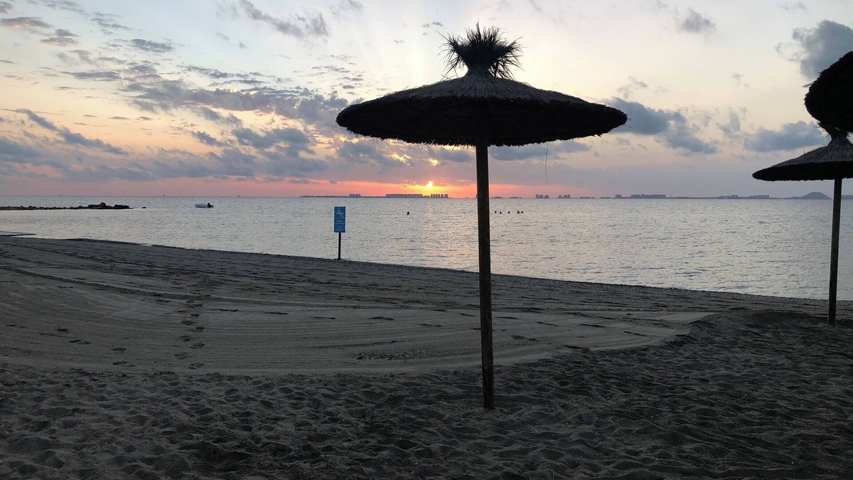 Diputacion de Rincon de San Gines Villa | Villa Preciosa en Primera Linea de Playa, Ideal por Familias o Amigos