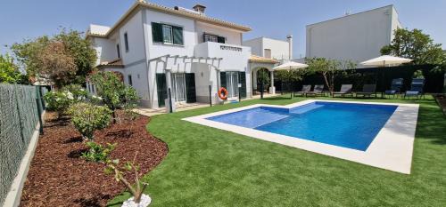 Figueiral Apartment | Villa Pretty Stunning House with Garden and Private Swimming Pool