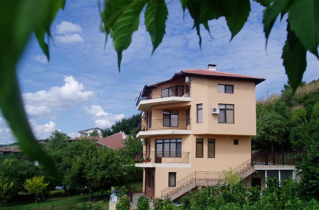 General Kantardzhievo House | Villa Prolet