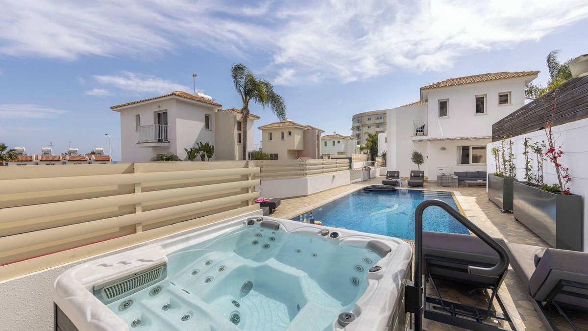 Protaras Villa | Villa Protaras View 6 Central Protaras -Fig Tree Bay-Jacuzzi-Hot Tub