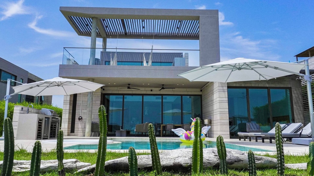 Cartagena District Villa | Villa Puerta- Luxury Seaside Villa- Baru Island home 2 mins from whitesand beach