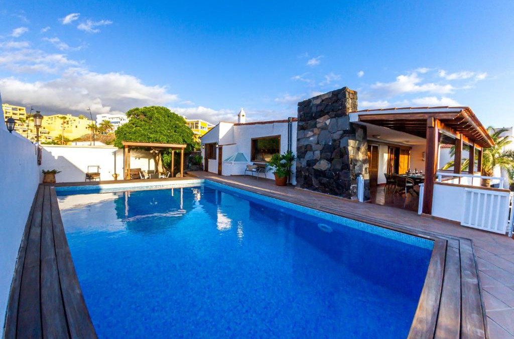 Santiago del Teide Villa | Villa Punta Negra HEATED POOL tenerifesummervillas