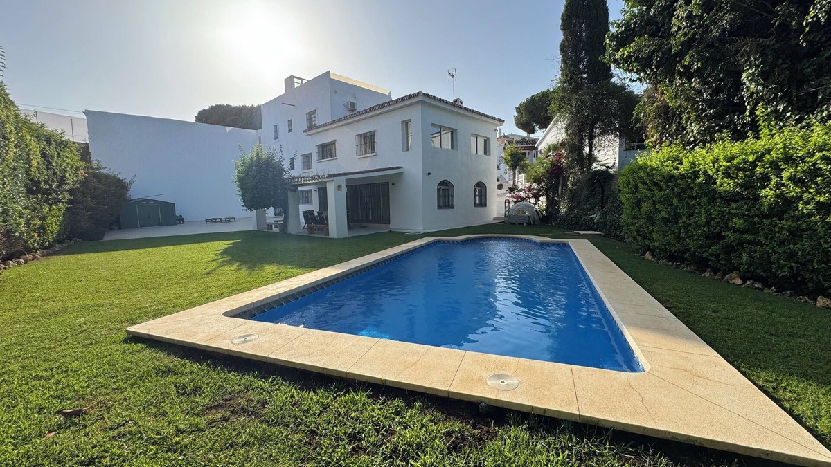Elviria Villa | Villa Qi, a gorgeous fully renovated villa - 5 ensuite bedrooms.