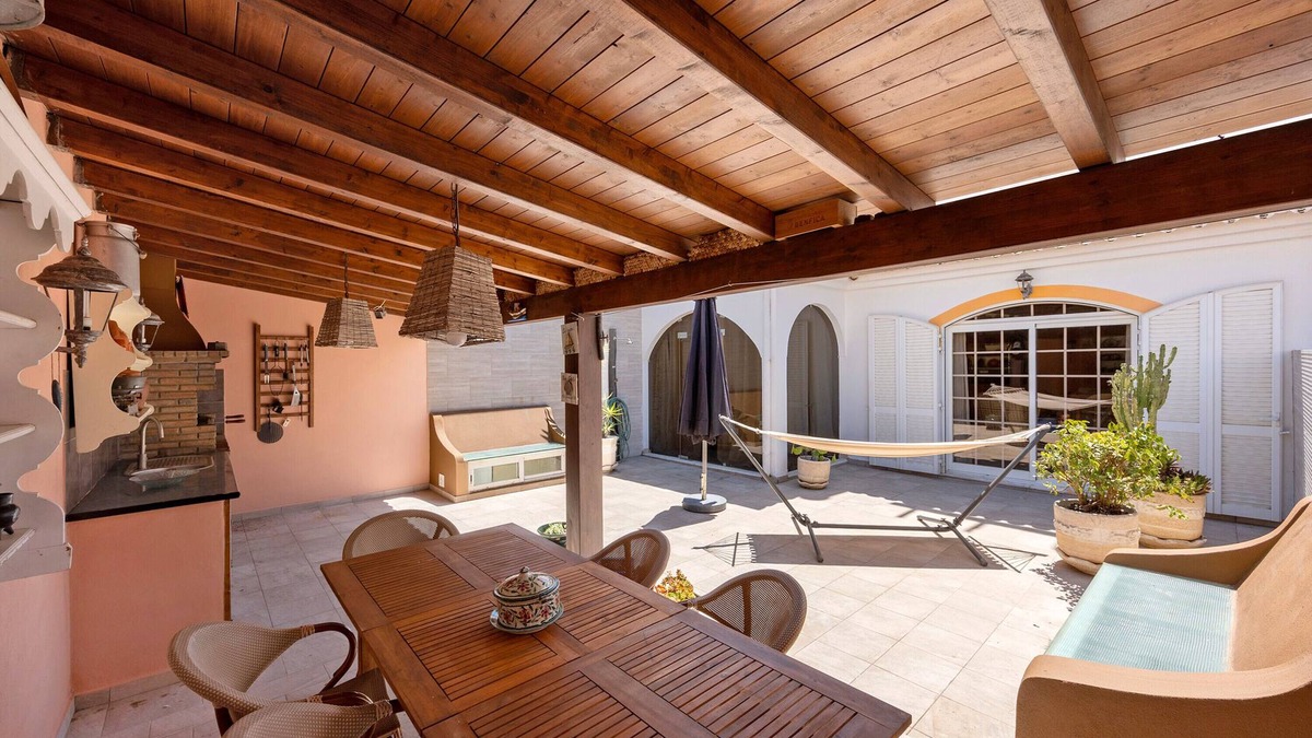 Ameijeira Villa | Villa 'Ramos' with Private Terrace and Wi-Fi
