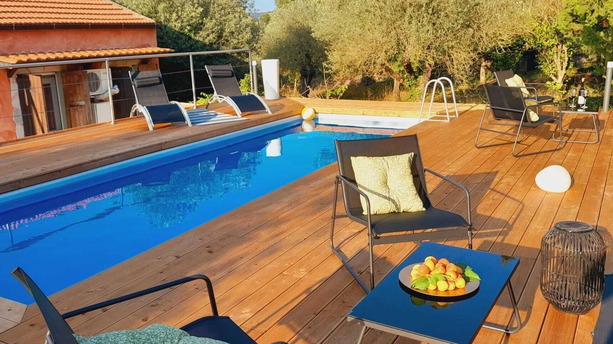 Alghero Villa | Villa Relax among the Olive Trees offers accommodation with a private pool.