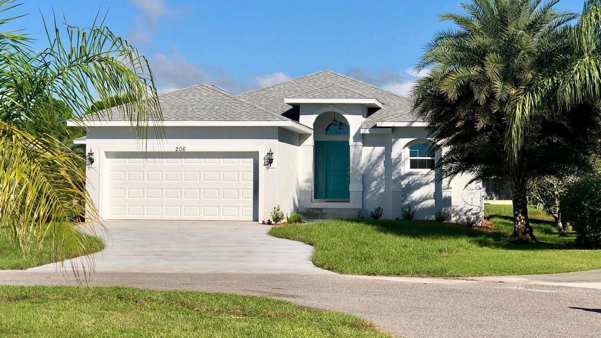 Rotonda Lakes Villa | Villa Relax at the Lake 4 bedrooms 3 bathrooms