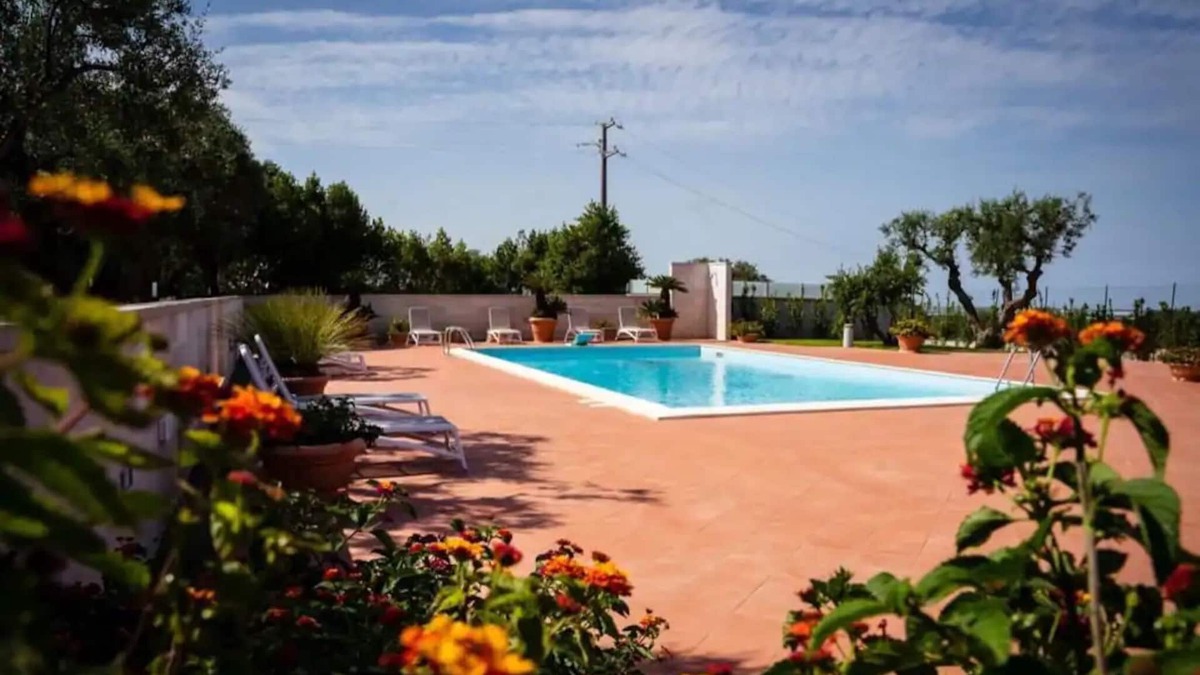 Turi Villa | Villa "Resta with Pool and Spa", Sea View & Wi-Fi