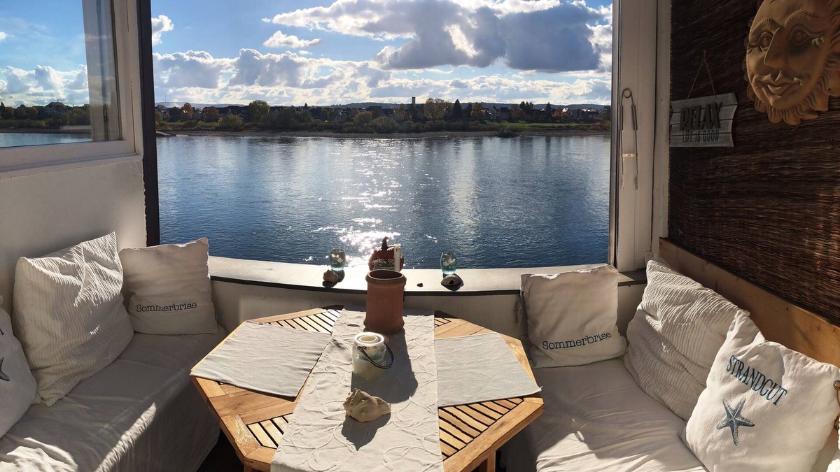 Neuwied Apartment | VILLA RHEINSTEIN AT THE ENGERS CASTLE - Exclusive apartment overlooking the Rhine