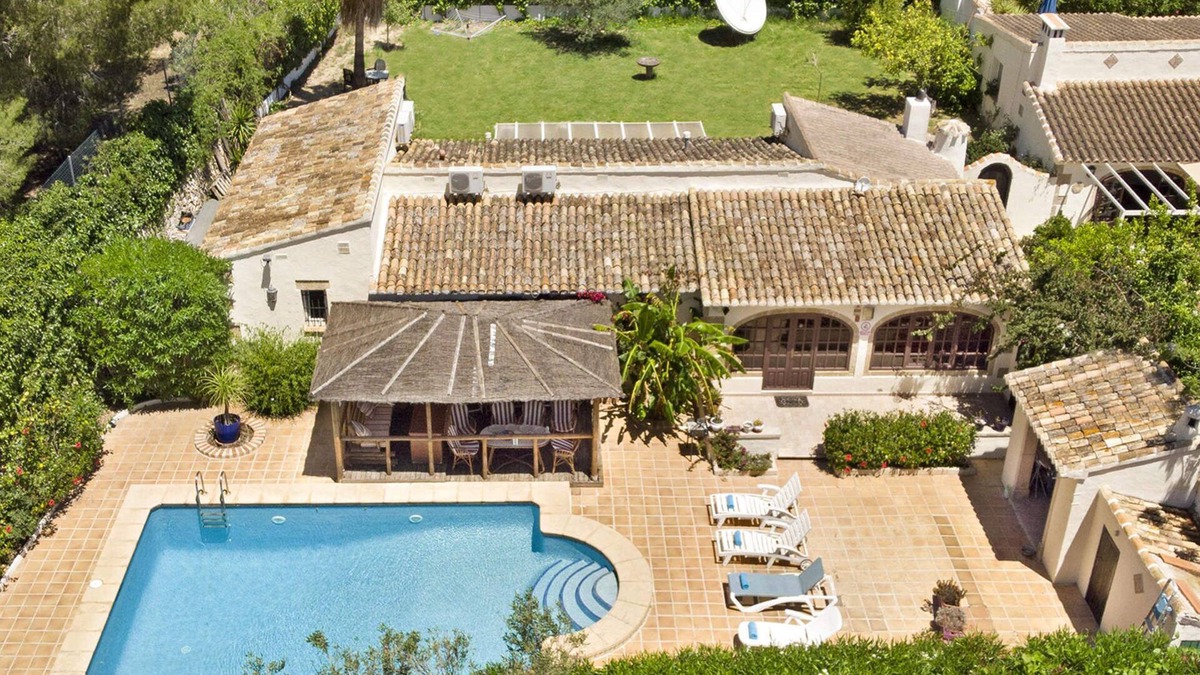 Montgo de Toscamar Villa | Villa Ria by Villa Plus