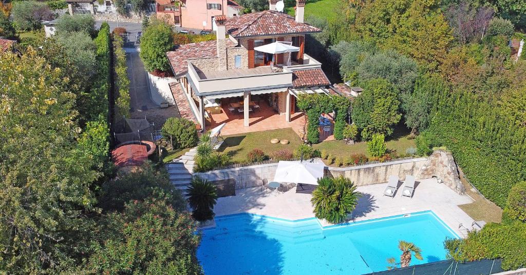 Moniga del Garda Villa | Villa Riai