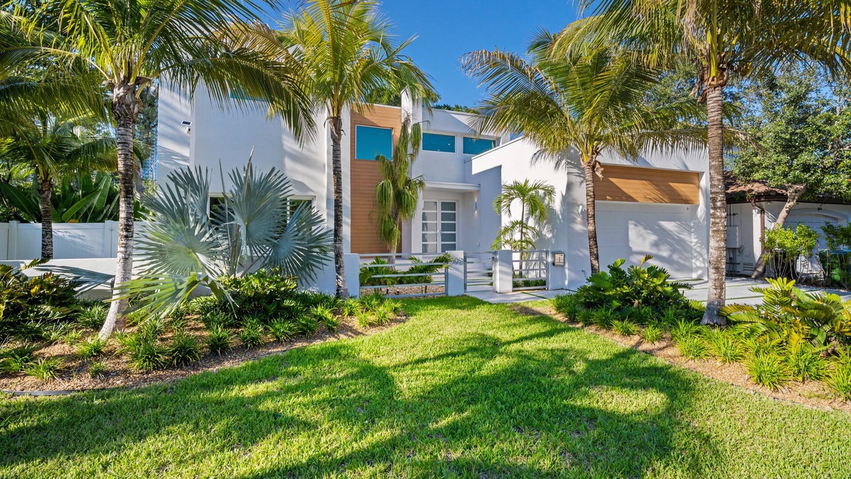 Downtown Fort Lauderdale Villa | Villa Rio | Luxury Pool & Game Room
