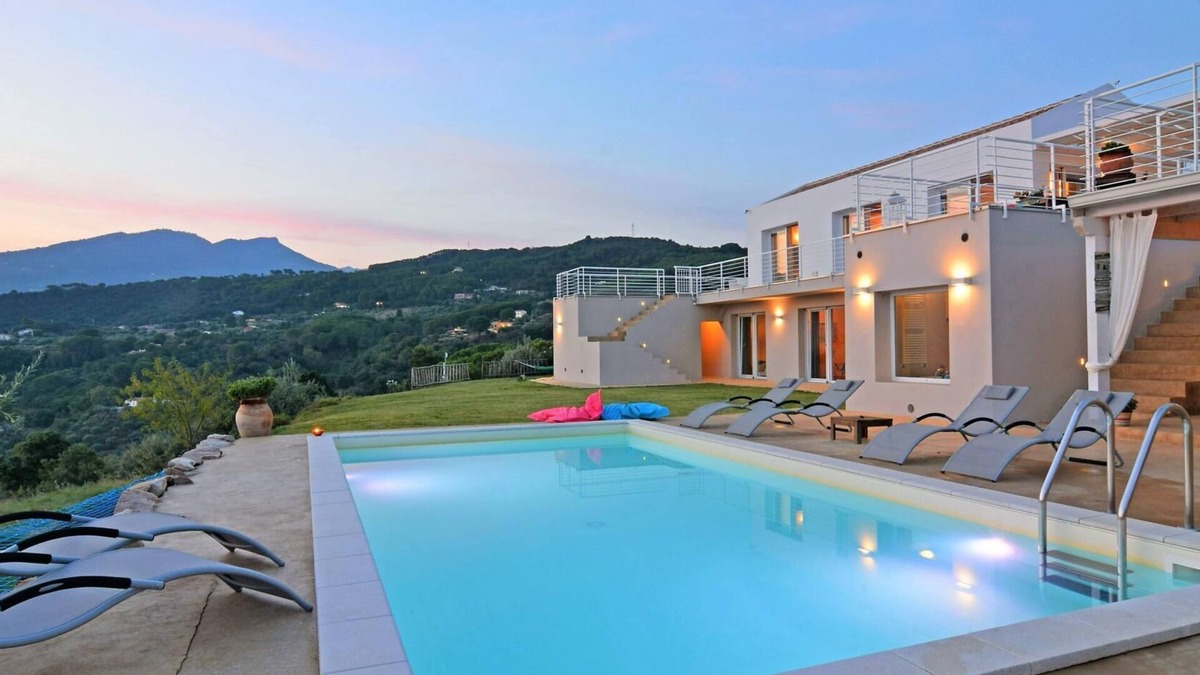 Sant'Ambrogio Villa | Villa Rita 6 in Cefal
