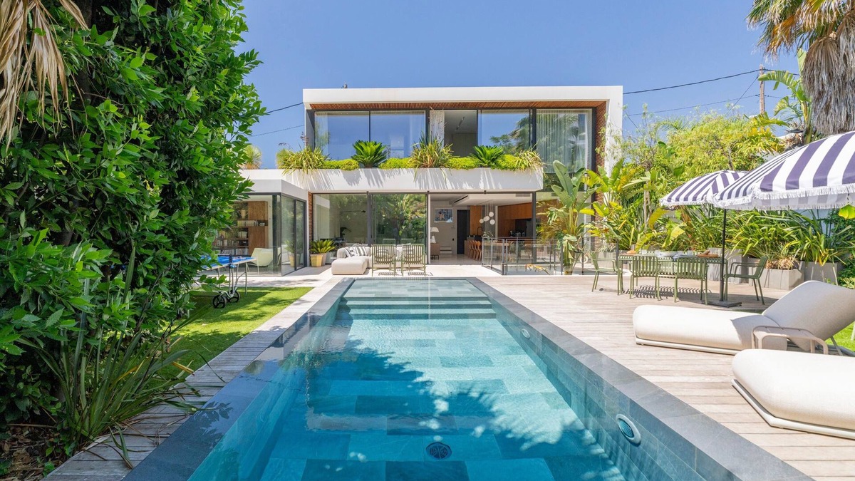 Roucas-Blanc Villa | Villa Roche Blanche - Jardin tropical avec piscine