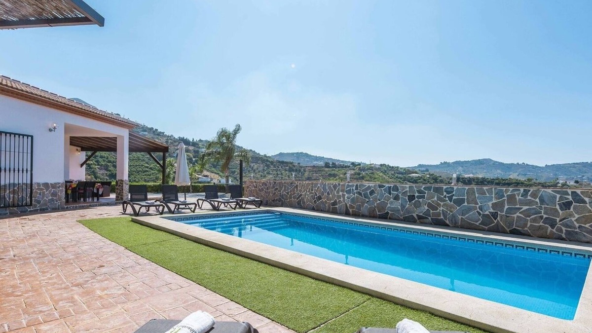 Canillas de Albaida Villa | Villa Rosa de Competa Canillas de Albaida by Ruralidays
