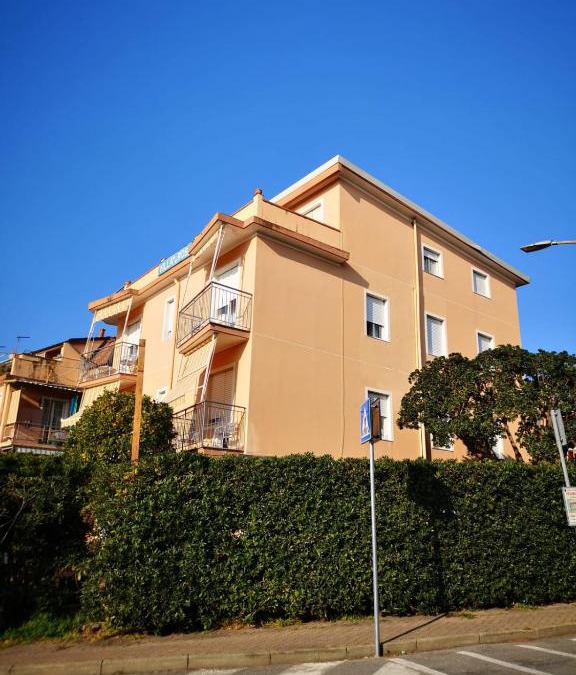 Loano Bed & Breakfast | Villa rosa