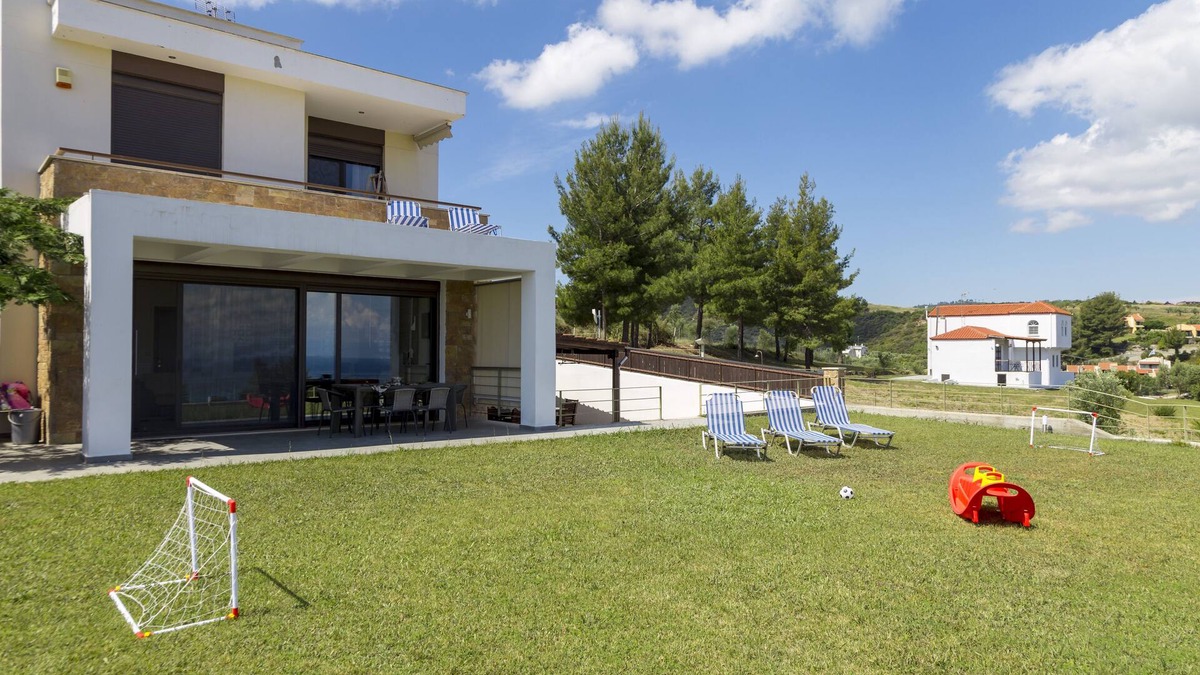 Haniotis Villa | Villa Rossa - Deluxe 250m2, Garden, BBQ, Amazing Sea View