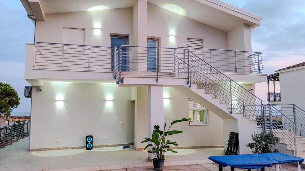 Butera Apartment | Villa Rosy - Your Villa Near the Sea
