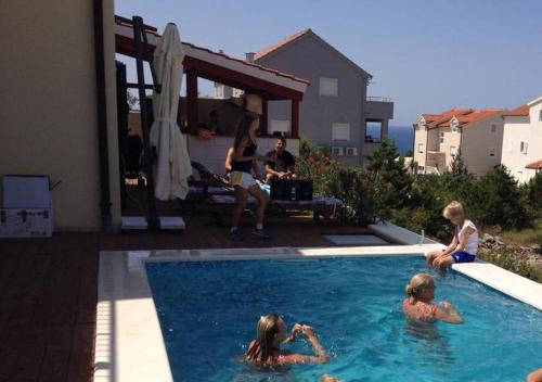Krizna luka Apartment | Villa royale with shared pool