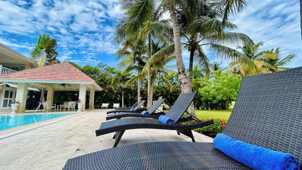 Punta Cana Villa | Villa Rubí 27 luxurious villa with 6 bedrooms pool and private beach