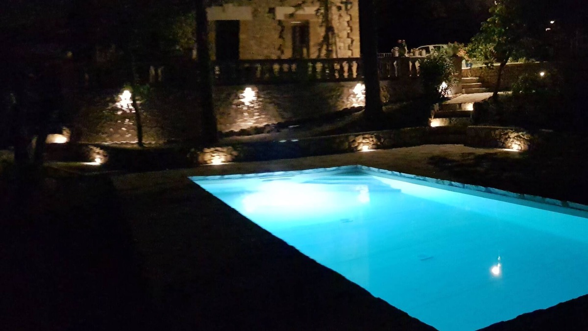 Salemi Villa | Villa Rubino located in the hills