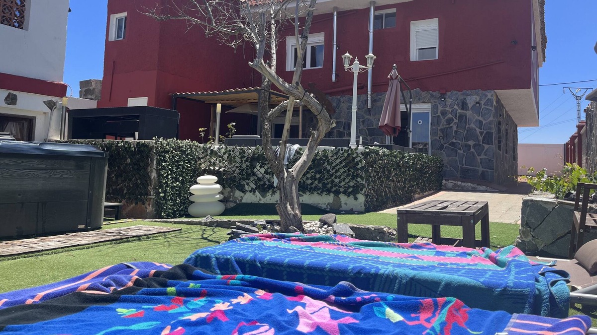 Santa Maria de Guia de Gran Canaria Villa | VILLA RURAL PRIVADA WITH JACUZZI CLIMATIZADO TODO EL AÑO!!! & WIFI & BBQ & VISTAS