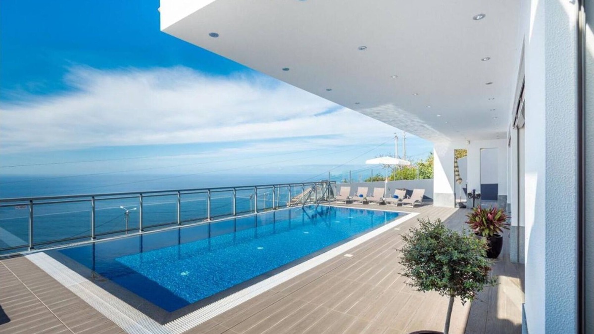 Paul do Mar House | Villa São Lourenço by LovelyStay