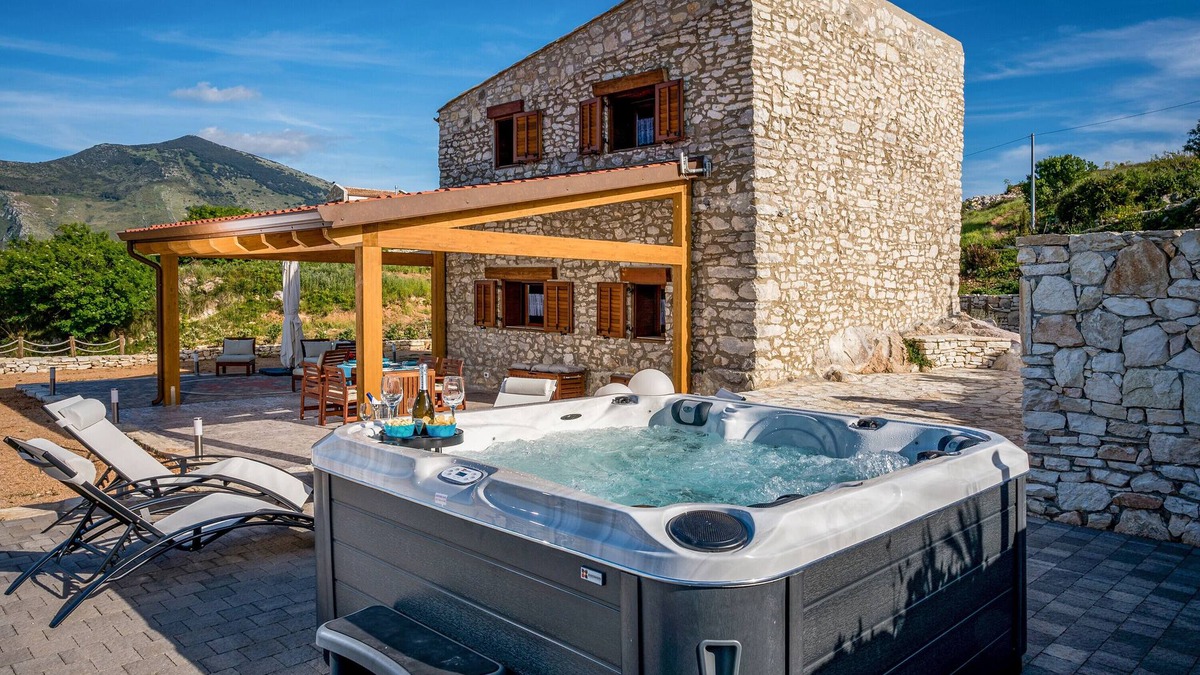 Castellammare del Golfo Villa | Villa Stone Walls with Sea View, Terrace, Garden, Whirlpool & Wi-Fi