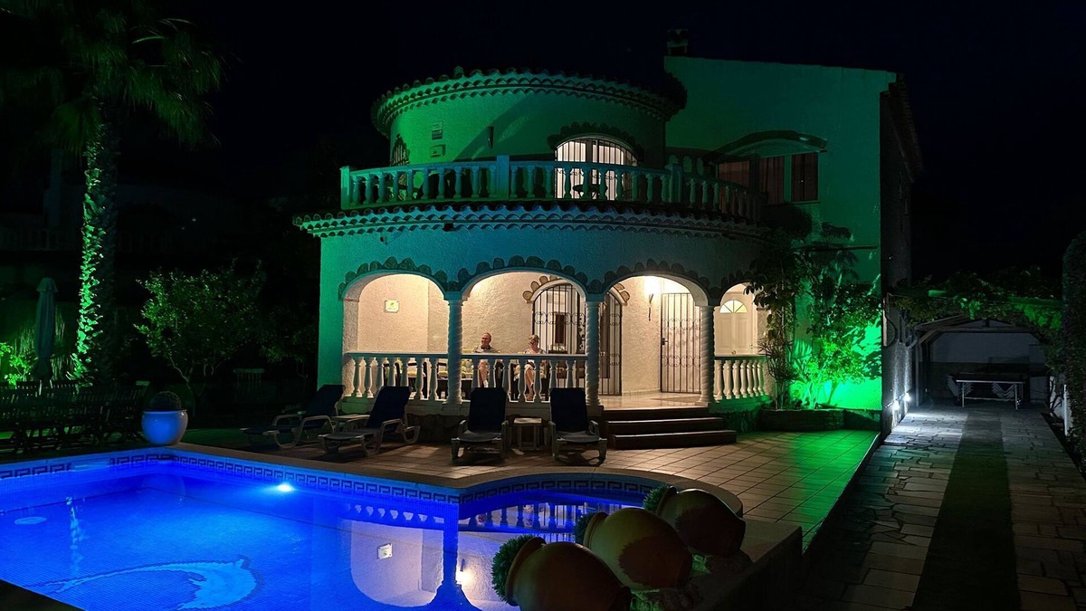 Miami Platja Villa | Villa Sabina - a magic place of joy with pool/hot tub, 20min from PortAventura