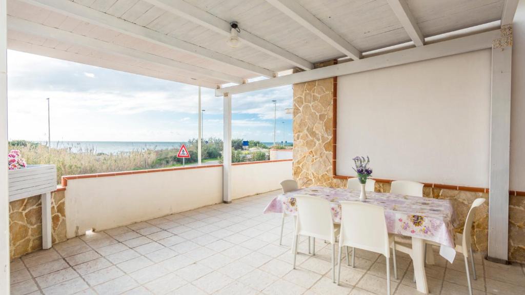 Specchiarica House | VILLA SALINA MONACI