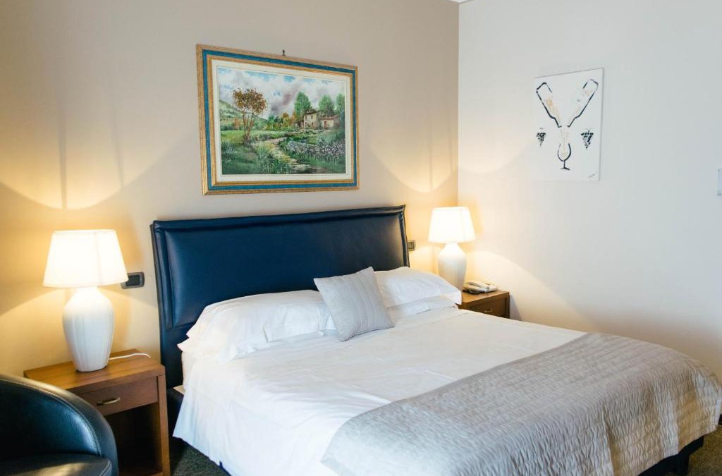 Cortemilia Hotel | Villa San Carlo