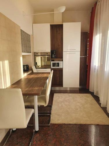 Sandra Apartment | Villa Santa Maria - Giardino privato - vista fiume