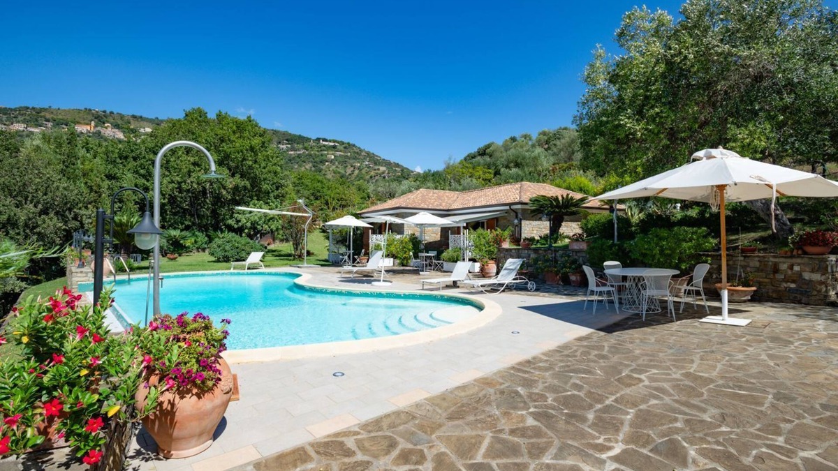 Pollica Villa | Villa Santa Venere - Five Bedroom Villa, Sleeps 15
