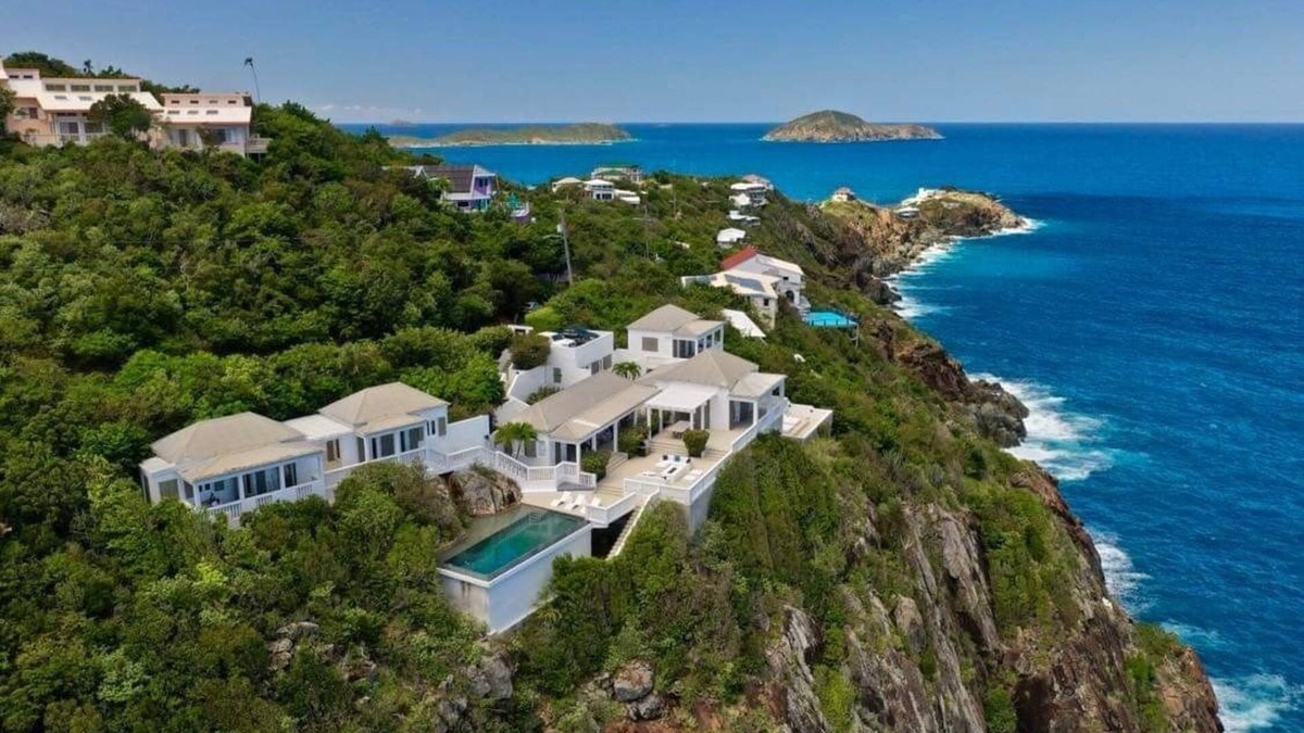 Estate Peterborg Villa | Villa Santorini: PRIVATE 10,000 SF Peterborg/5 bedrooms/Non-Toxic Villa