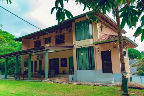 Larut Villa | Villa Sapphire by Blue Robin - Private Taiping Villa 20pax River & Waterfall