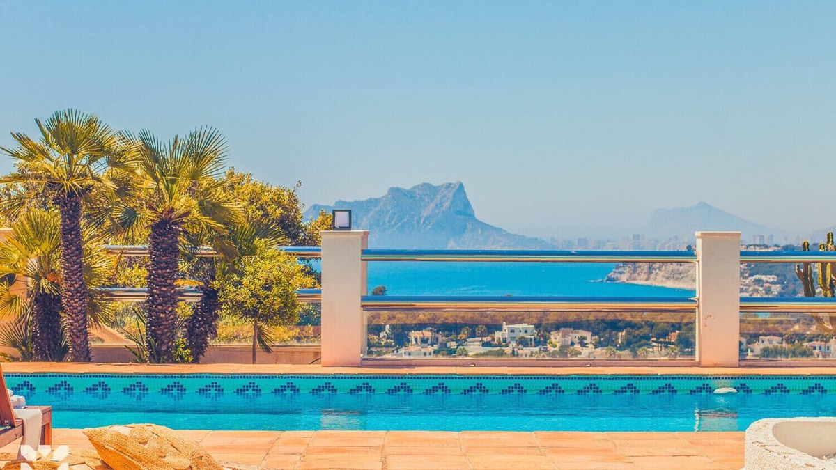 Arnella Villa | Villa SCARLETT by Abahana Villas