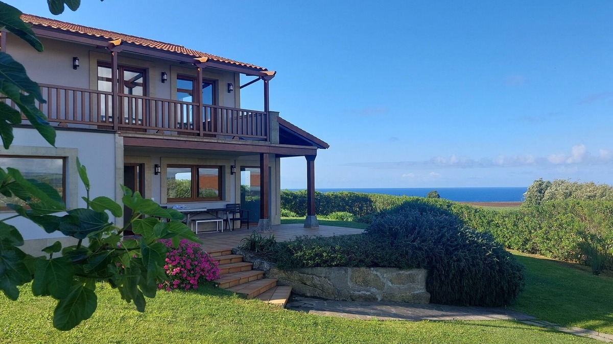 Ribamontan al Mar House | Villa & Sea Langre Beach