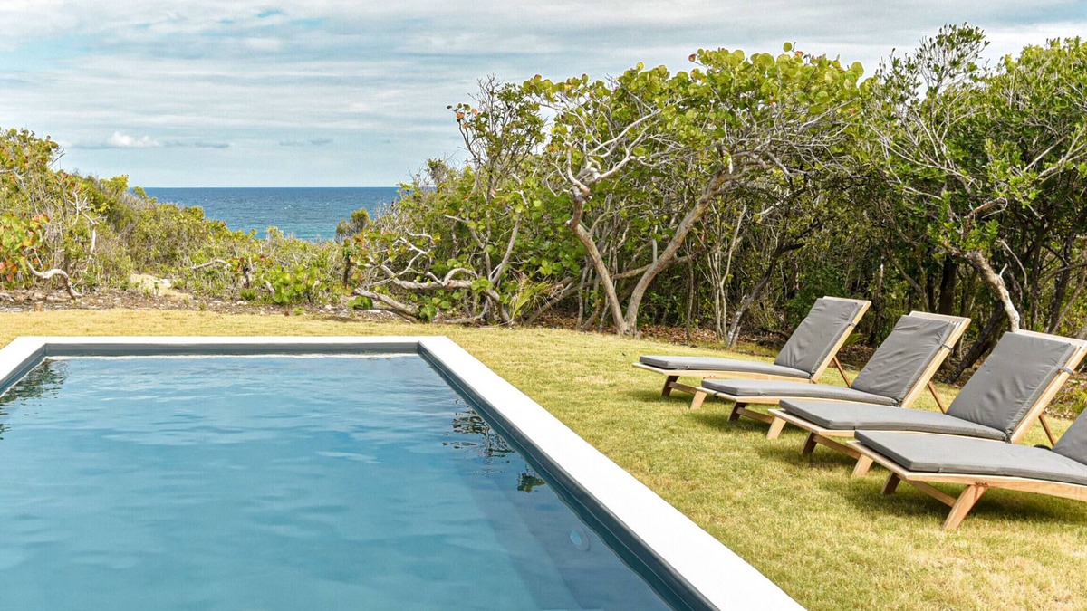 Saint-Louis Villa | Villa · Seafront · Pool & ocean view