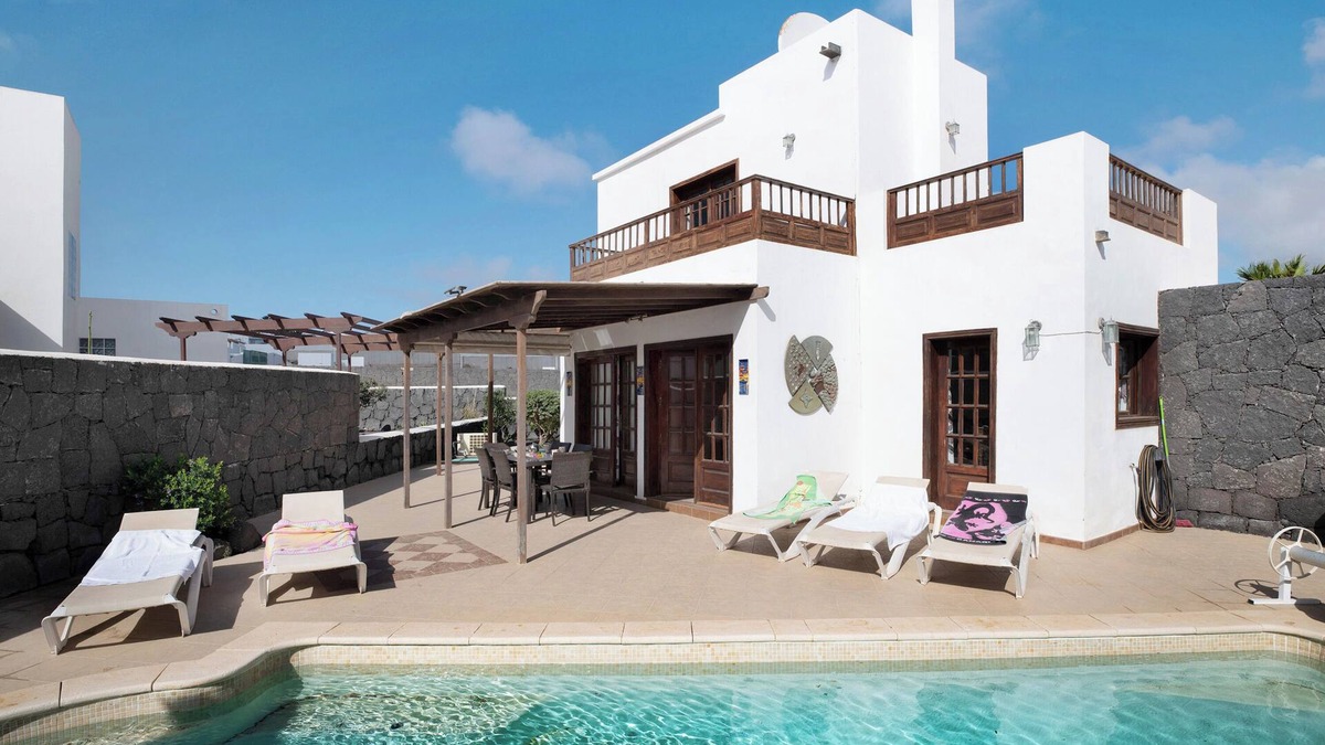 Playa Blanca Villa | Villa Serendipity with Mountain View, Private Heated Pool & Wi-Fi