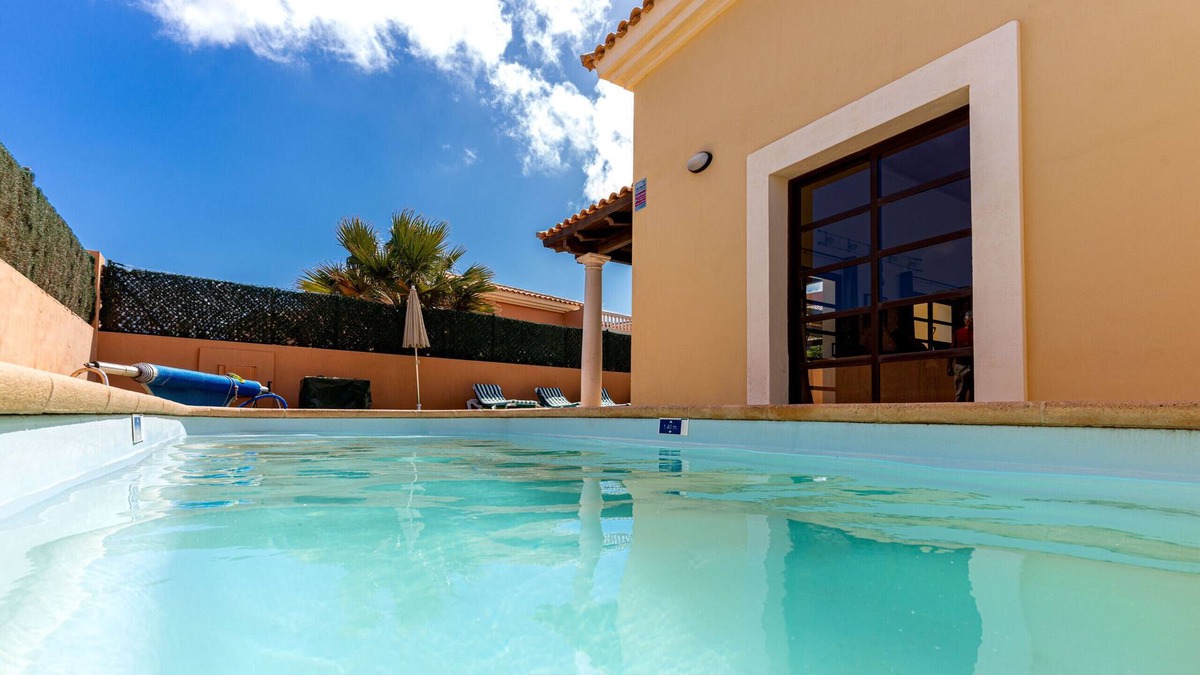 Geafond Villa | Villa Serenity Private Pool Corralejo By Holidays Home