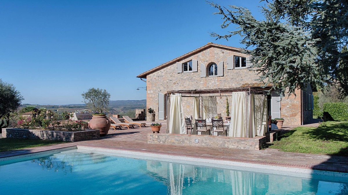 Siena Villa | VILLA SIENA is 4 km from Siena 10PAX AC, POOL & SPA total privacy.