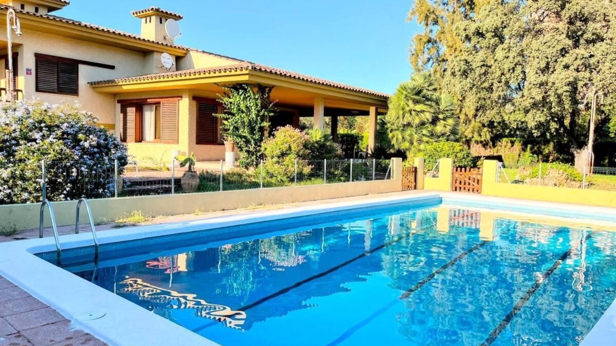 Benicassim Ski Chalet | Villa Sigalero with private pool (near the beach)