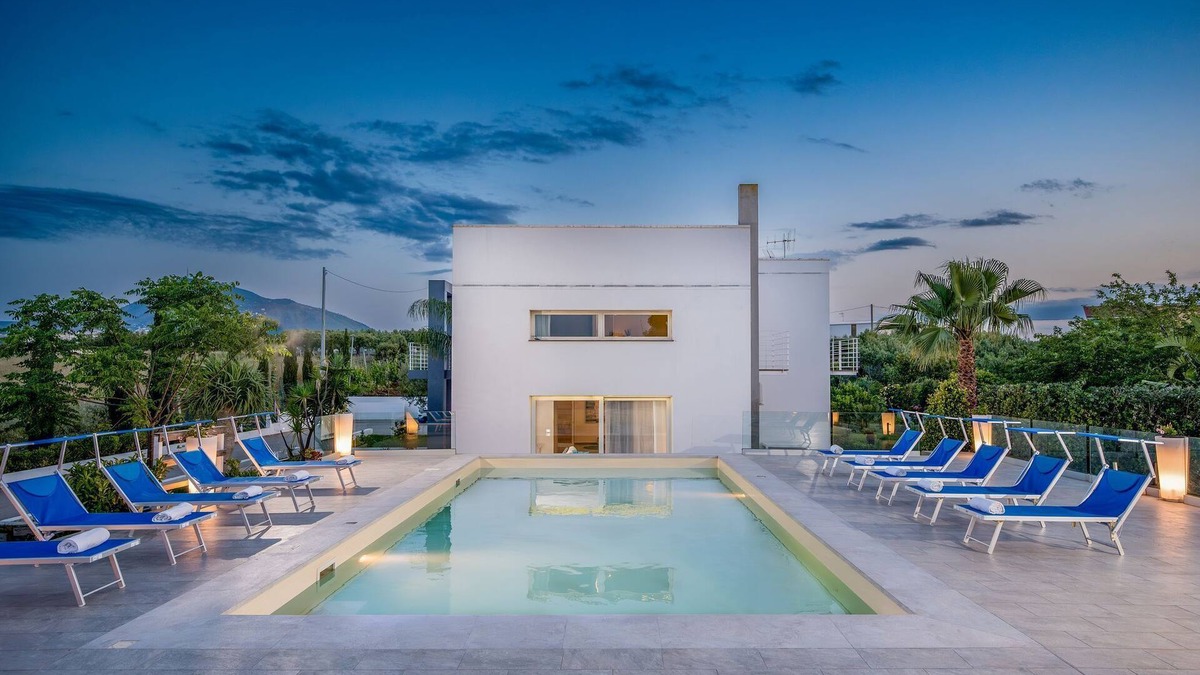 Alcamo Villa | Villa 'Sikelia' with Private Pool, Wi-Fi and Air Conditioning