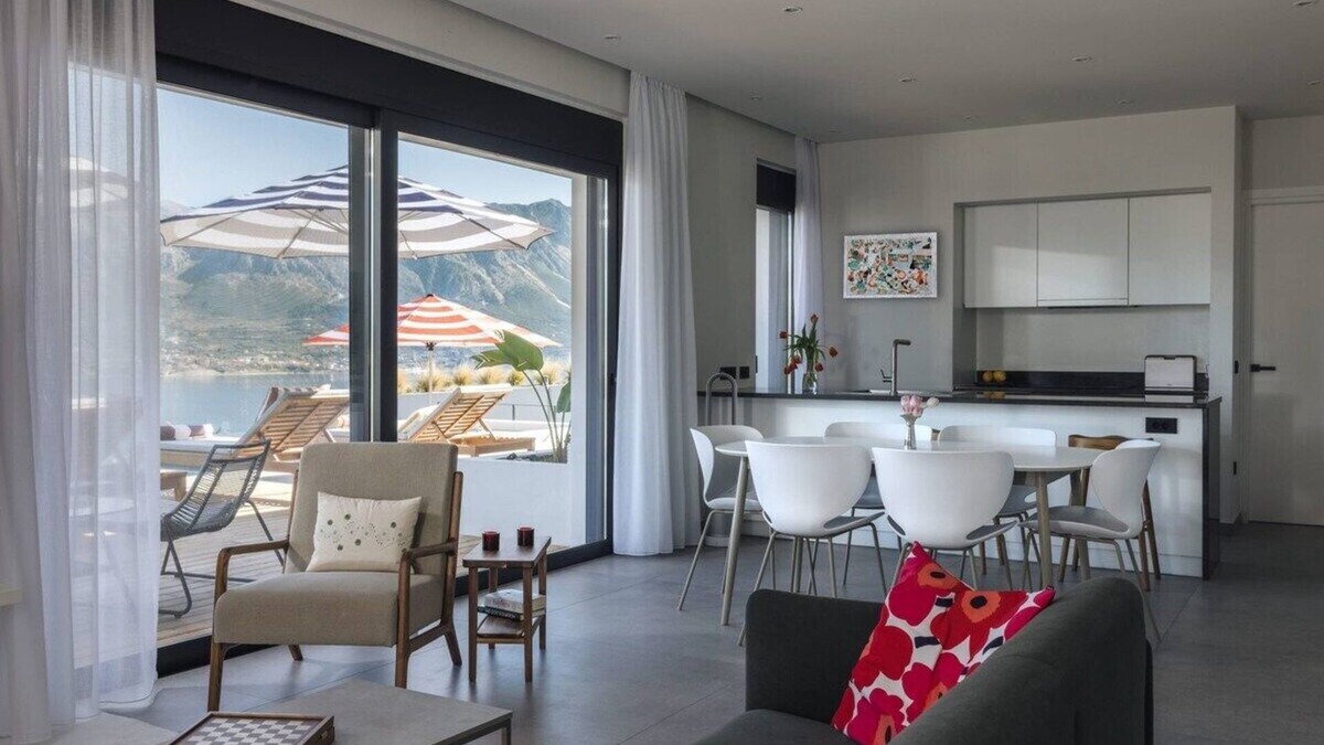 Aktio-Vonitsa Villa | Villa Sirius. 4 bed villa. Private infinity pool.