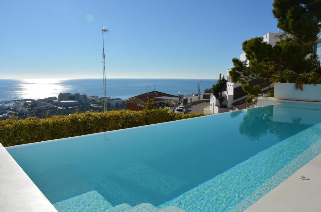 Sitges Villa | Villa Sitges Bianca Amaizing View Design 10 min walk from beaches