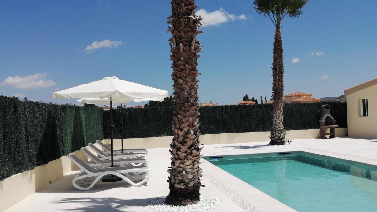 Arboleas Villa | Villa - Sleeps 4 - Pool - Patio - Parking