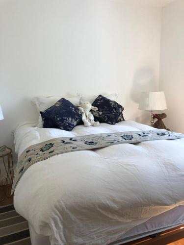 Camacha Villa | Villa-sleeps2-garden-private park