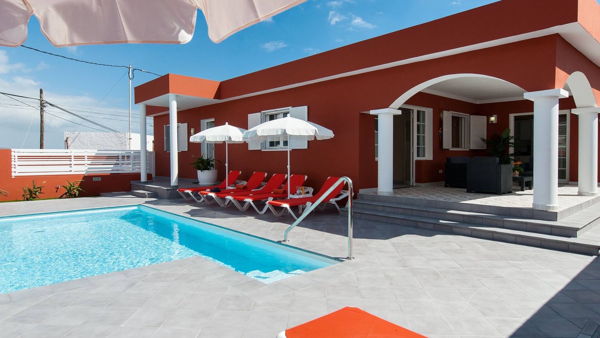San Bartolome de Tirajana Villa | Villa Sol y Mar - with private pool near the sea