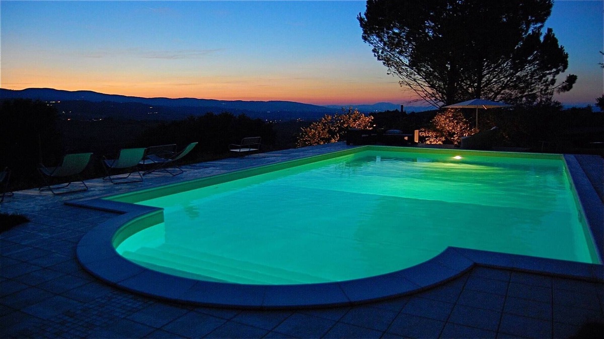 Pietrauta Villa | Villa Sole Vino - sensational holiday venue - central location - sleeps 15