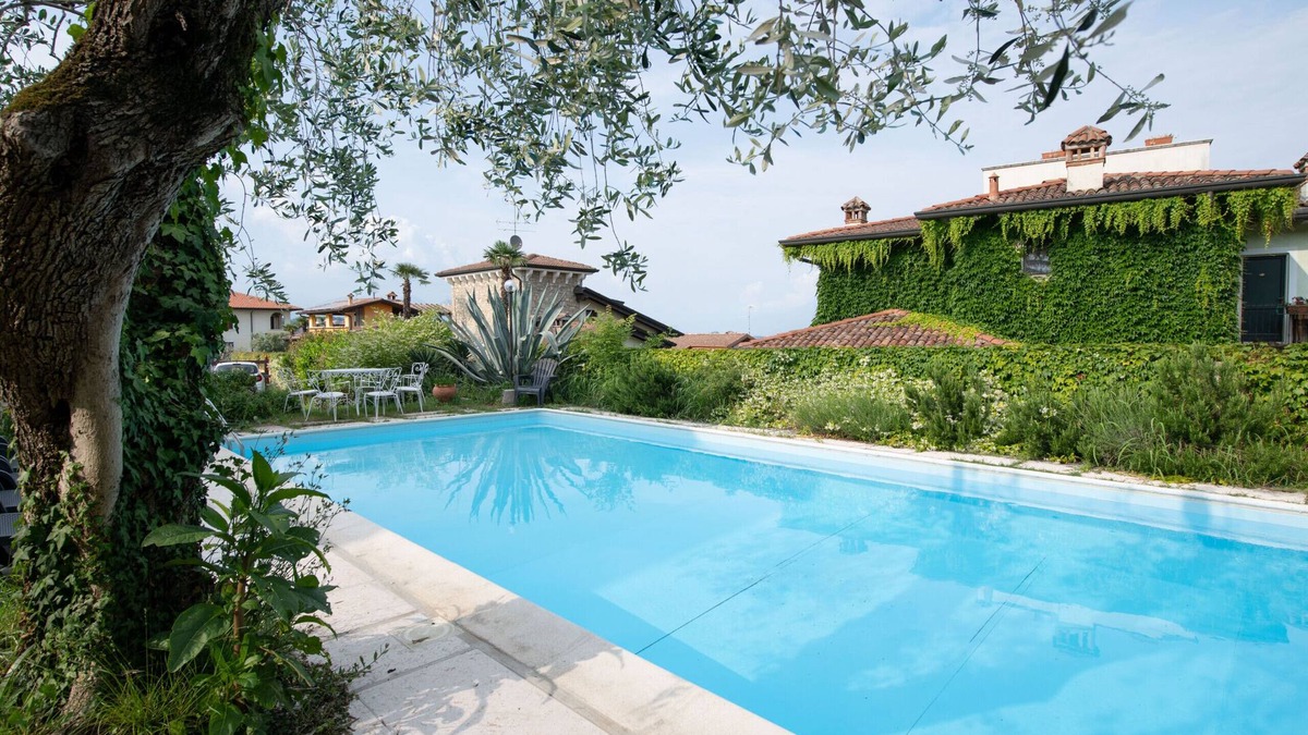 Lonato del Garda Villa | Villa SoleLago Exclusive