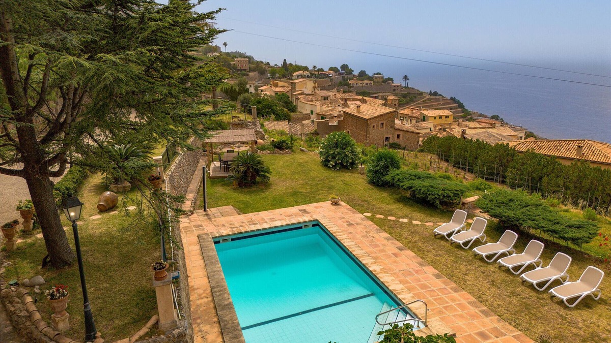 Banyalbufar Ski Chalet | Villa Son Vives, stunning mansion with unbeatable panoramic sea views in Banyalbufar
